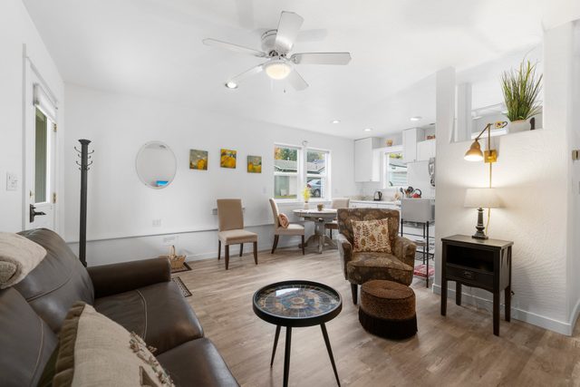 April Special $150/night. Ashland's Casa Amore — Ashland, OR
