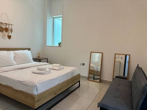 ASHRI HH Spacious apartment in Dubai Marina