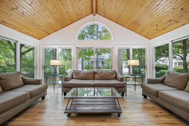 Saugatuck Cottage by Stay With Branch|Games|Bikes — Saugatuck, MI
