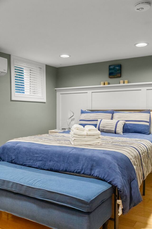 West End Ptown Condo | Patio, Grill & Parking — Provincetown, MA