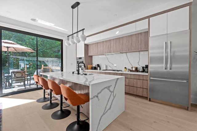 Luxe near High Park • 5BR w/ Theater & Game Room — Toronto, Ontario
