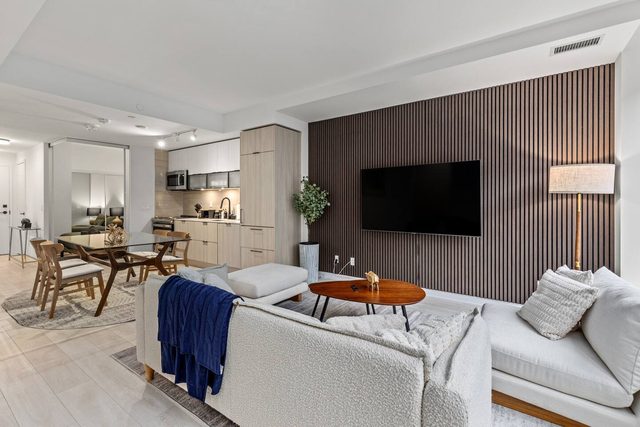 4-Bedroom Townhome in Canary District w/ Parking