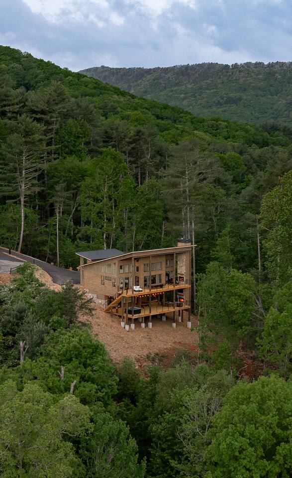 Bell Camp Vista | Luxury + Mountain Views — Blue Ridge, GA