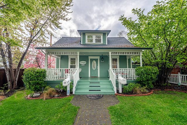 Historic Heritage House in the Heart of Ashland