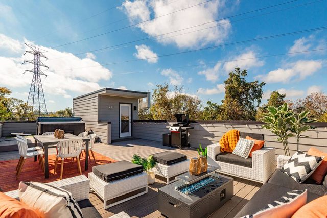 Hot tub, pool table, city view - NO BUNKS — Nashville, TN