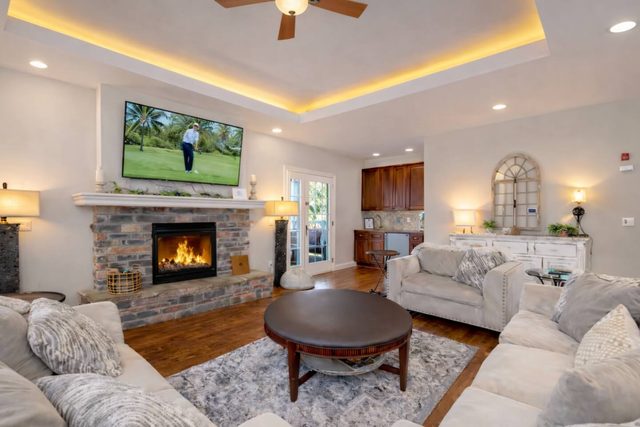 Prime location, golf, pool, bedrooms with en-suite