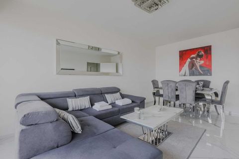 Modern Apt with Balcony - 1BD/4P- Levallois-Perret