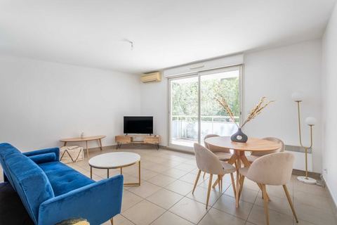 2 bedroom apartment with balcony 10th arr.