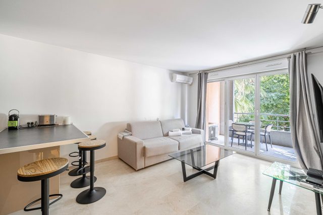Magnificent apartment with parking and balcony