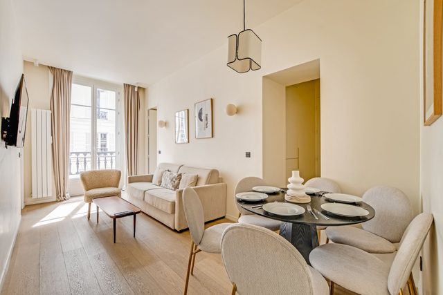Modern Apartment a/c 2BR/6P - Folies Bergères