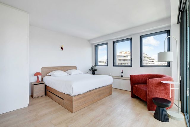 Room 908 in a premium residence- Sport/Lavatory