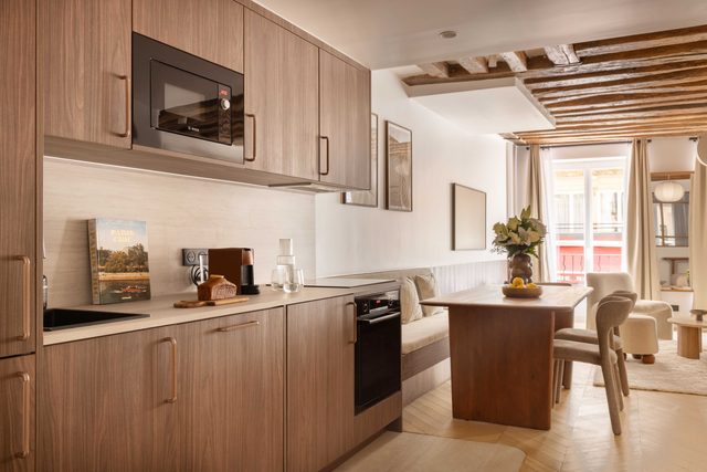 chic A/C central apt - 2bdr/6p - faubourg s/ denis
