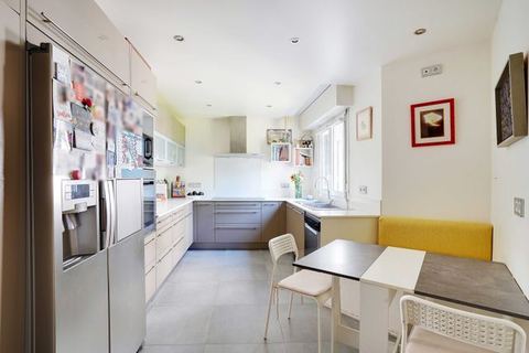 Elegant apartment- 3BR-6P- Levallois-Perret