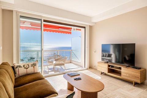 Bright Apartment with Sea View