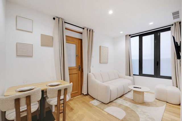 Modern apprt 1BR/4P in the heart of Paris!
