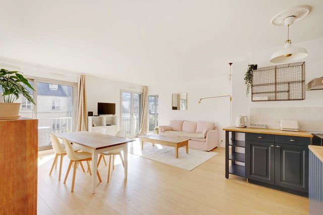 Spacious parisian apartment - 2BR/4P – République
