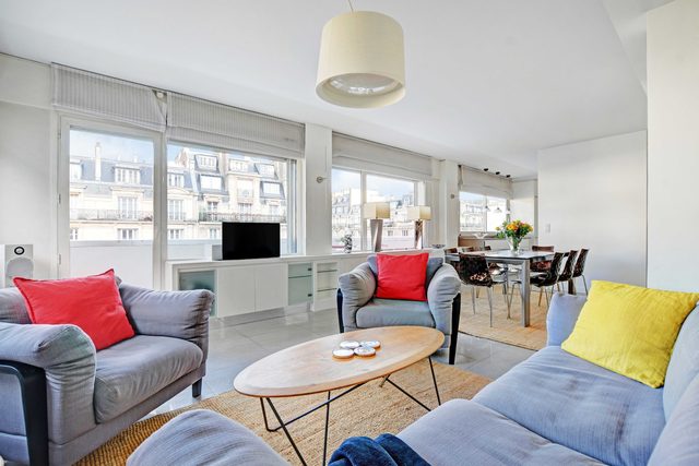 Exceptional 3BDR/6P apt - View of the Eiffel Tower