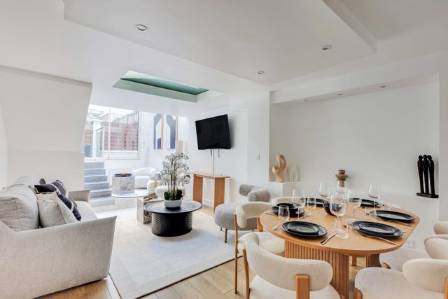 Parisian Duplex 1BR/6P - in the heart of the Marais