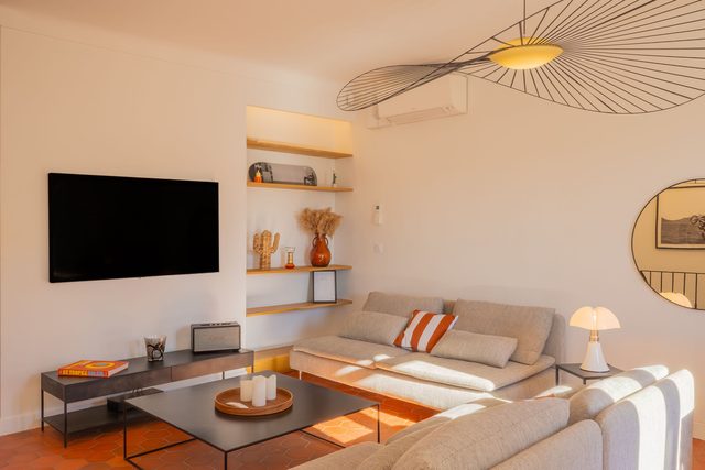 Saint-Tropez: Bright apartment near the port