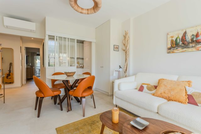 Bright, A/C apartment with sea view - Antibes