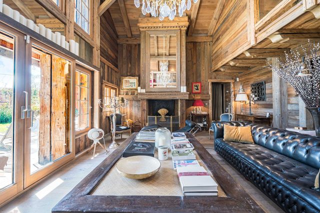 Luxury Stay – Comfortable Chalet with Jacuzzi
