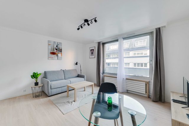 2P studio near Montmartre / Sacré Coeur
