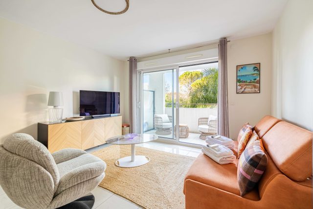 Spacious Apartment a/c 1BR/4P – With Pool