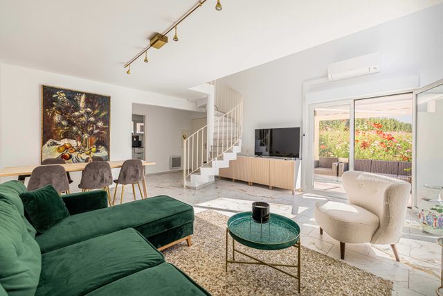 Modern, A/C Duplex - 3BDR/6P - Cannes