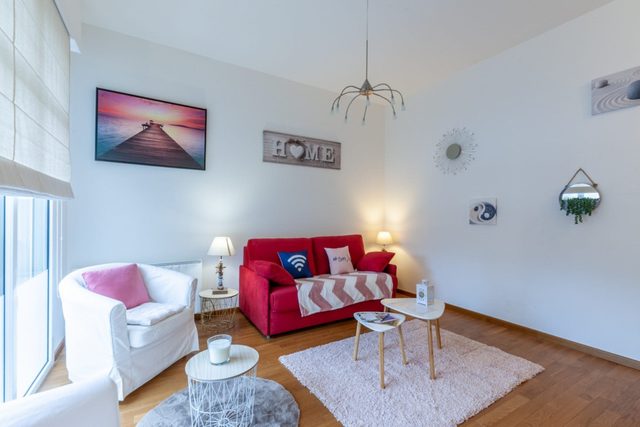 Warm studio 100m from Place Morny and Port