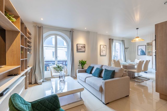 Luxurious 2 bedroom duplex on Place Morny