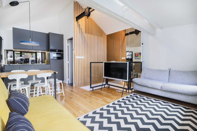 Marais Area - Outdoor patio - A/C - 2BDR