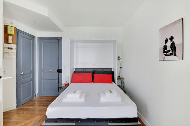 charming studio 2p - canal st martin / meaux