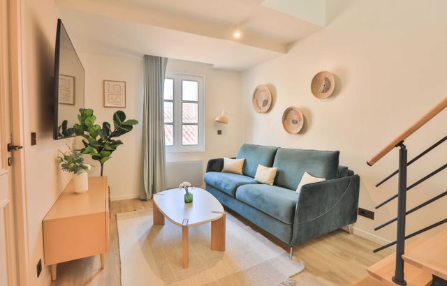 Nice 2 beds split-level apartment - Hyper centre St Tropez
