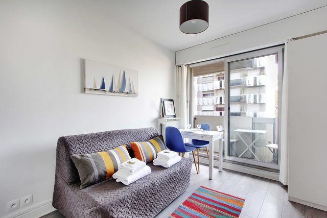 Cosy studio w/view of Canal de l'Ourcq/La Villette