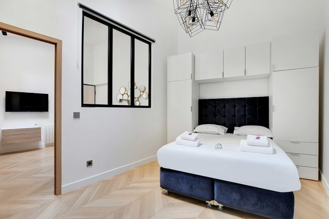 Elegant flat near Champs-Élysées