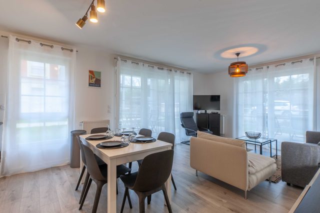 Cozy ground floor apartment 6P/2BR - 350m from the beach