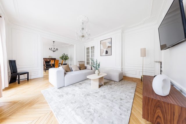 Exceptional apartment near the Eiffel Tower 3 BDR / 5 P