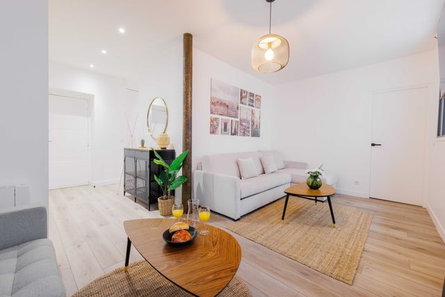 Spacious apartment - 2BR/6P - Place Pigalle