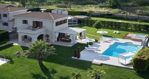 Beautiful Villa Kallie by CMG