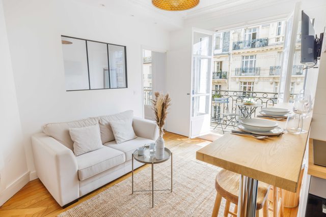 Flat with balcony 1BDR/ 2P - Batignolles