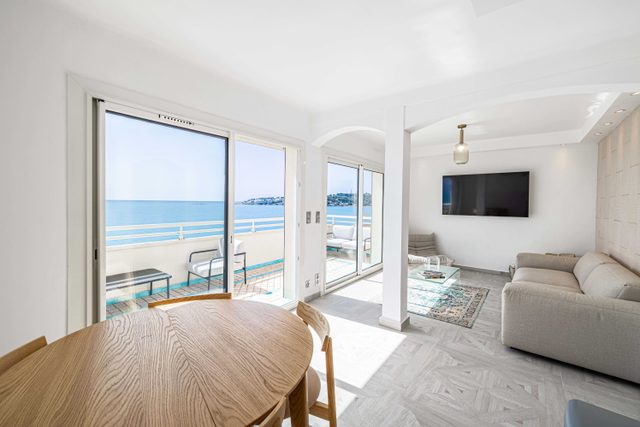Sublime 2 bedroom Flat, Terrace sea view - Antibes