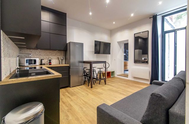 1 bedroom apartment with terrace - Prefecture