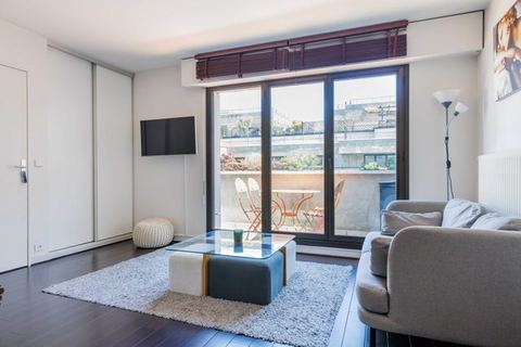 Studio in Levallois with balcony - Mobility lease