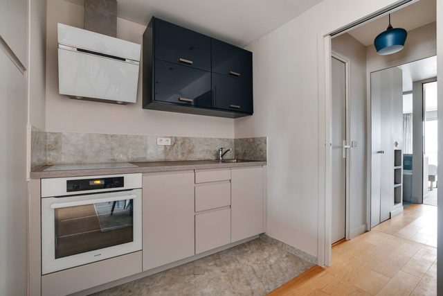Elegant apartment overlooking the Eiffel Tower- Mobility lease