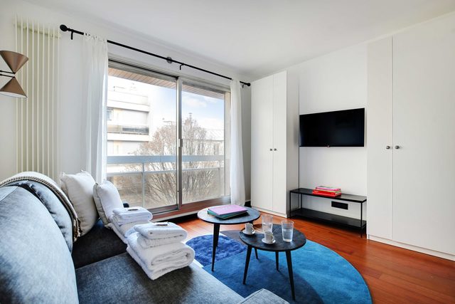Studio Paris 8e - refait à neuf - 4eme étage avec ascenseur