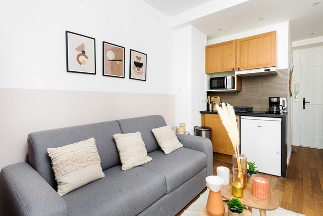 Studio near department stores- Mobility lease