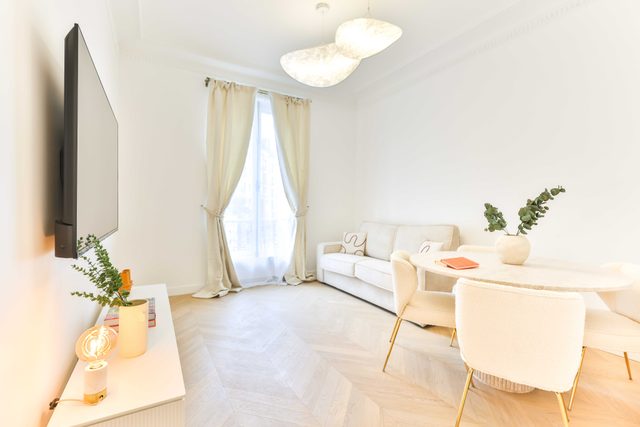 Charming 2BR/6P - Eiffel Tower