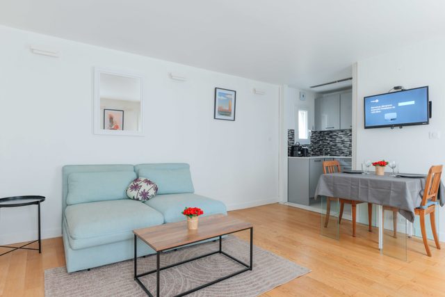 COSY apartment near the Moulin Rouge!