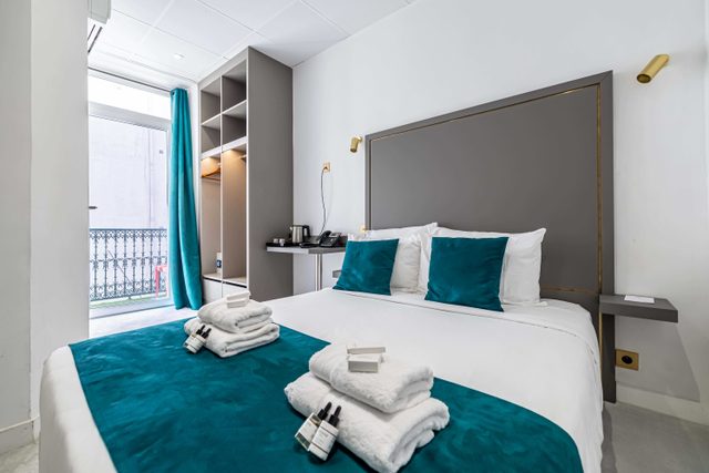 Residence Avaton - Bedroom Balcony - Cannes Palais