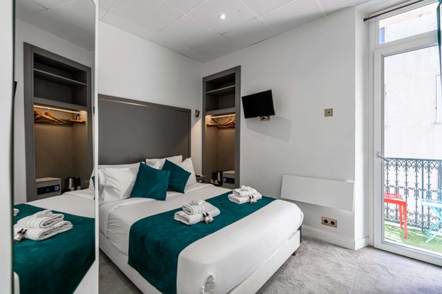 Residence Avaton Balcony bedroom - Cannes Palais
